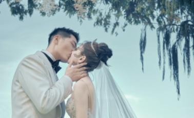 办公室里，不多说话，只认真工作的人，是不是很厉害？游戏画面